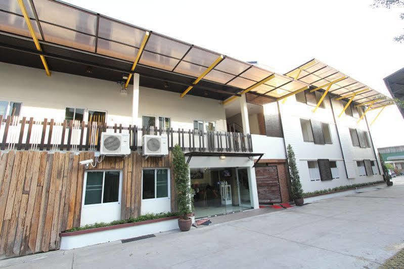 Leesort @ Onnuch Hotel Bangkok Exterior photo