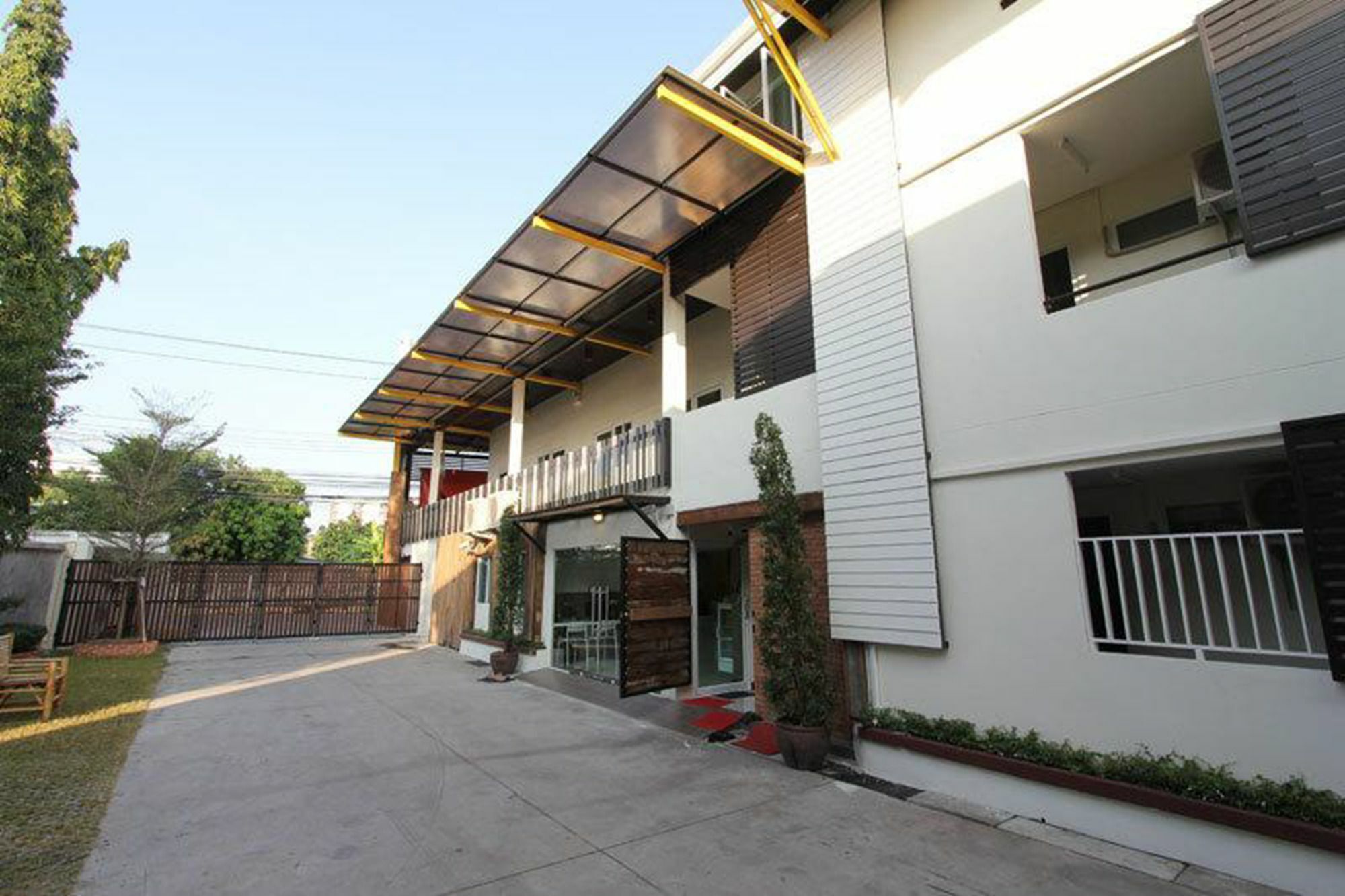 Leesort @ Onnuch Hotel Bangkok Exterior photo